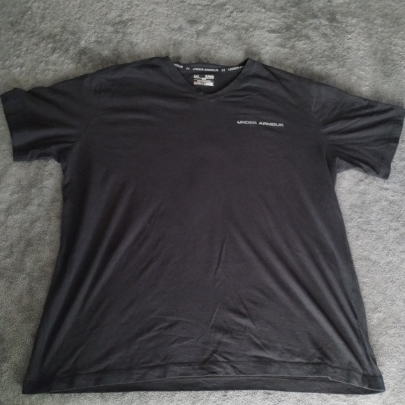 UA v neck T - Picture 3 of 3